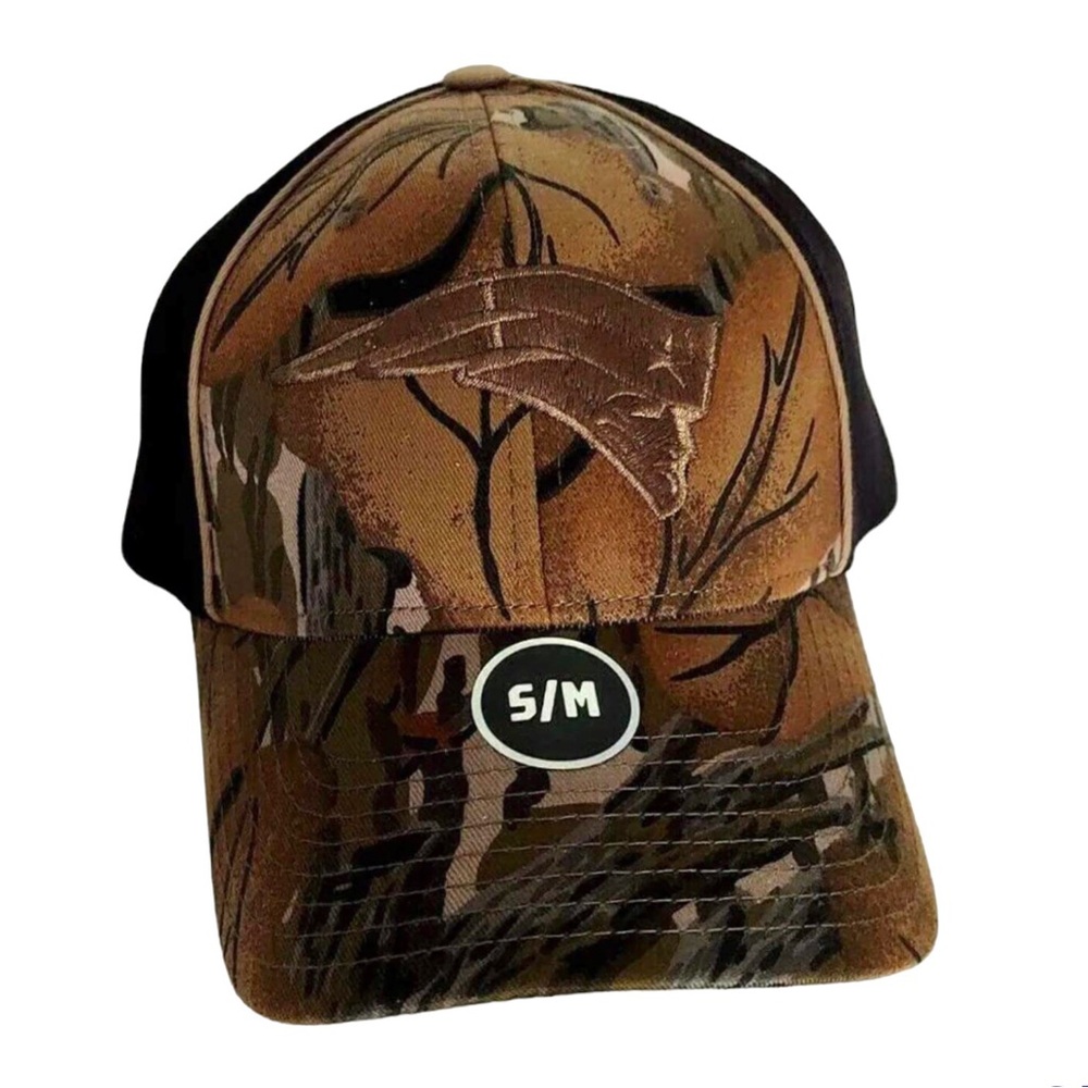 New England Patriots Hat Size Small / Medium Camouflage Flex Fit NFL